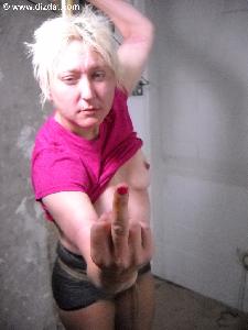 www.dizdat.com - 0902 LauriAdverb Photo Gallery thumbnail